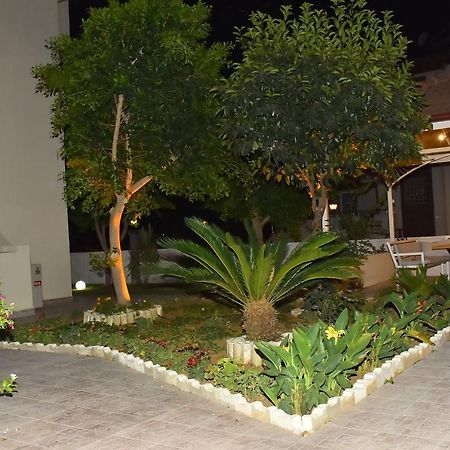 Nora Suit Hotel Side Exterior foto
